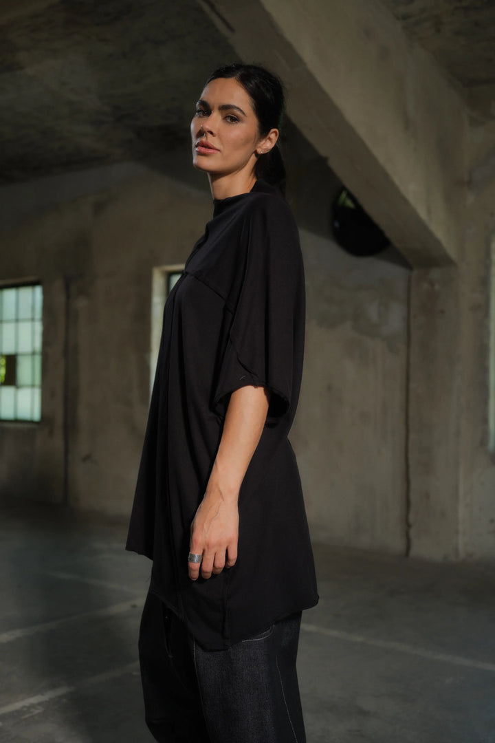 Timeless Appeal: Short Sleeve Blouse for Women's Summer Fashion