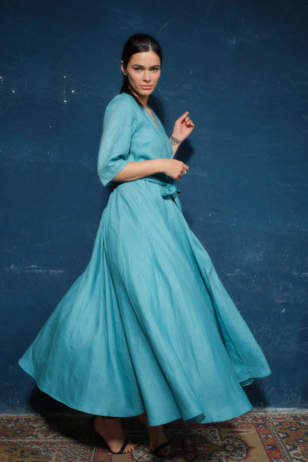 Sophisticated and Stylish Blue-Green Dress - Modern Fashion