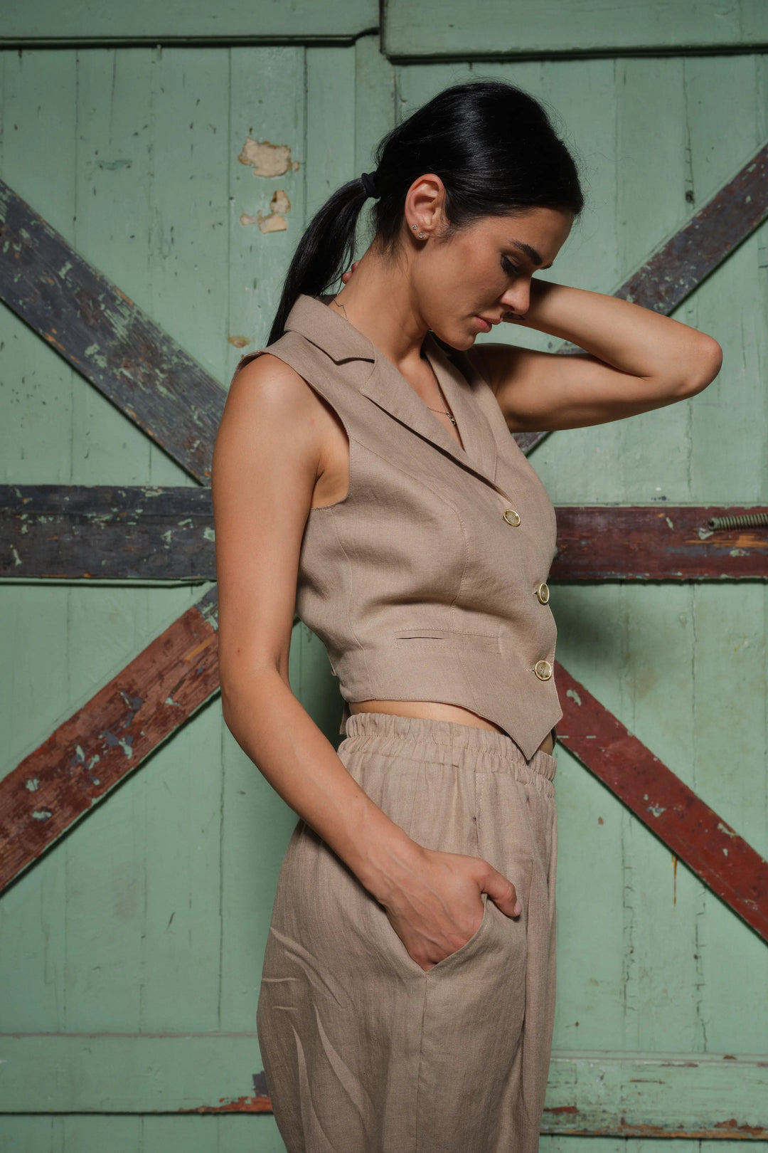 Italian Linen Waistcoat for Women - Versatile and Stylish