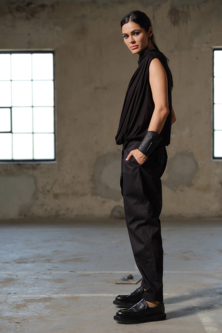 Japanese-Inspired Black Sleeveless Summer Top for Women