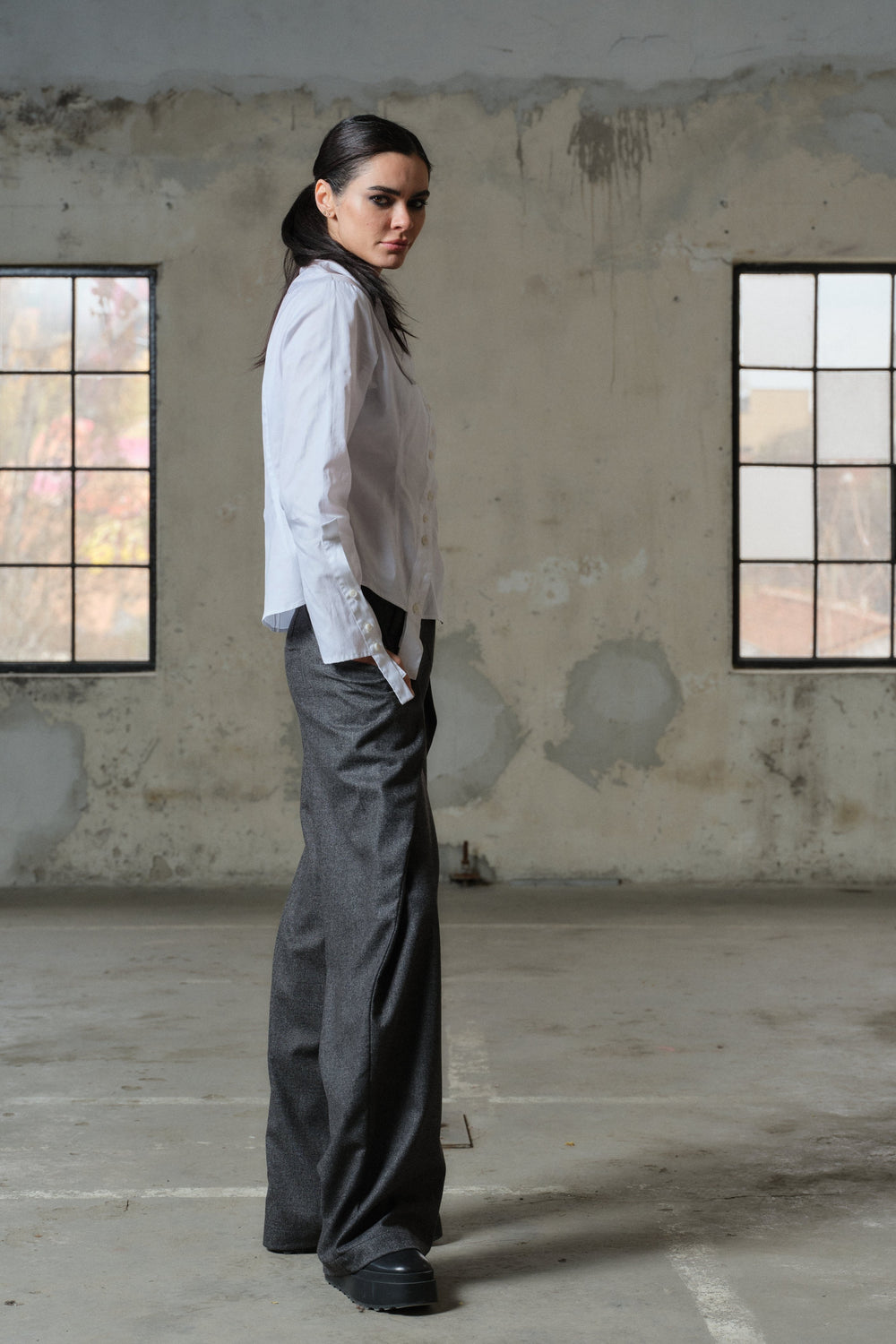 Elegant wide-leg merino wool pants