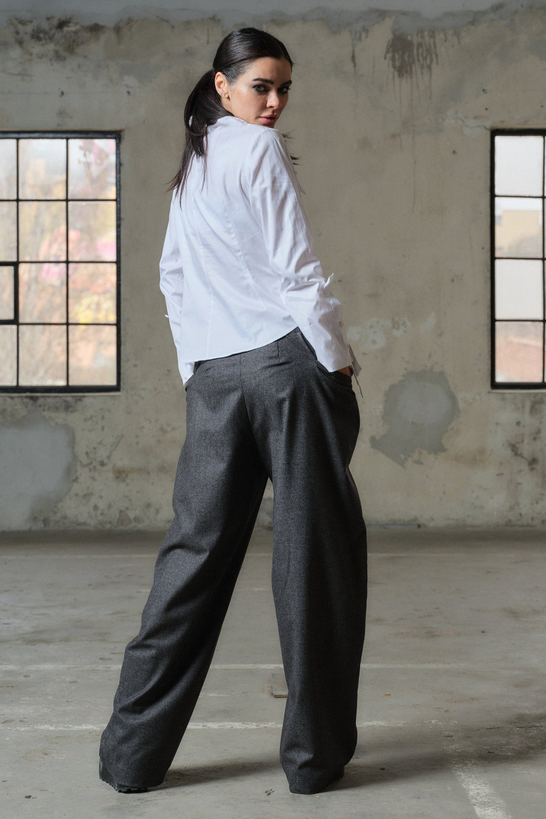 Elegant wide-leg merino wool pants