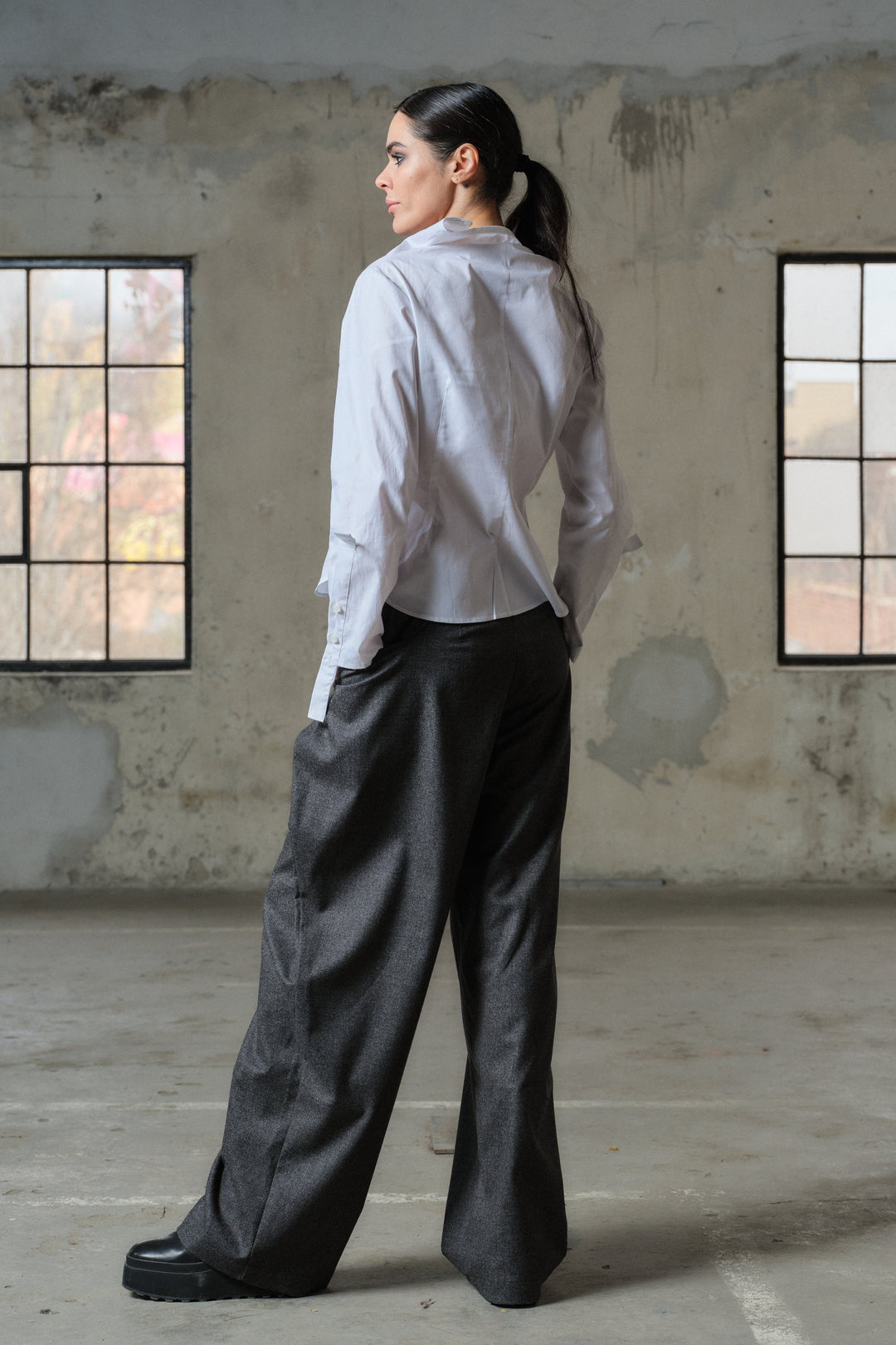 Elegant wide-leg merino wool pants