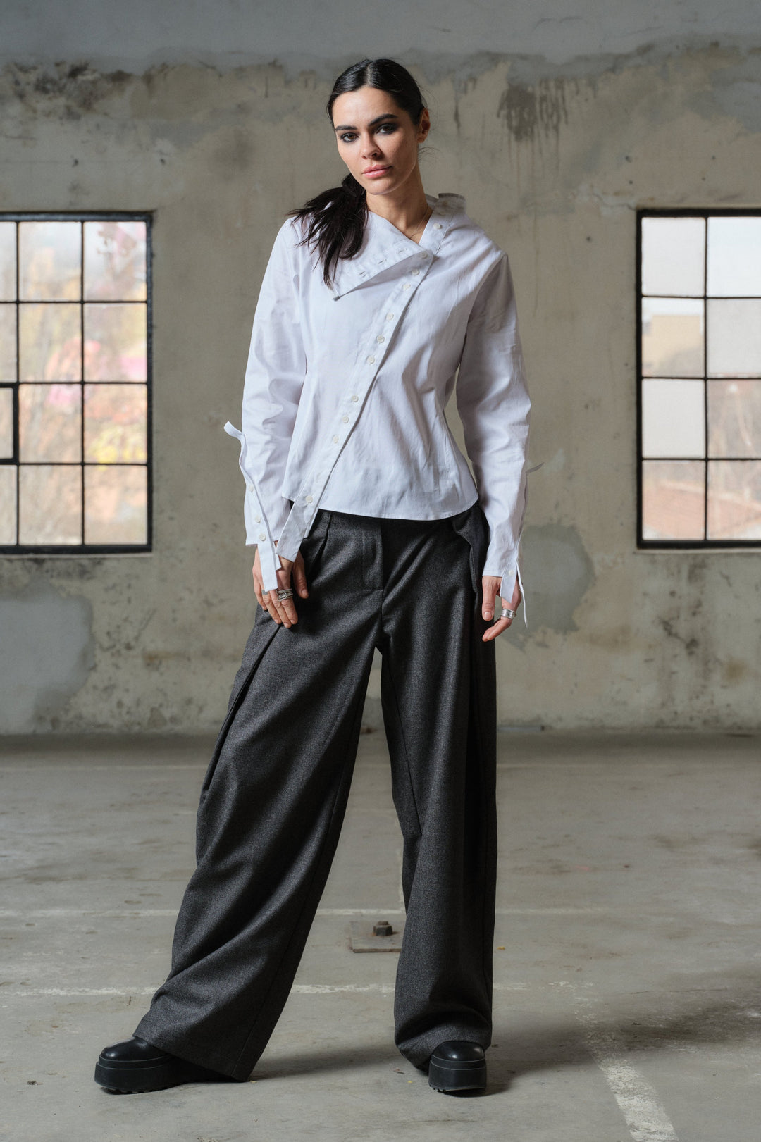 Elegant wide-leg merino wool pants