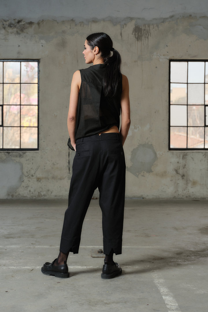 Black cotton cropped pants