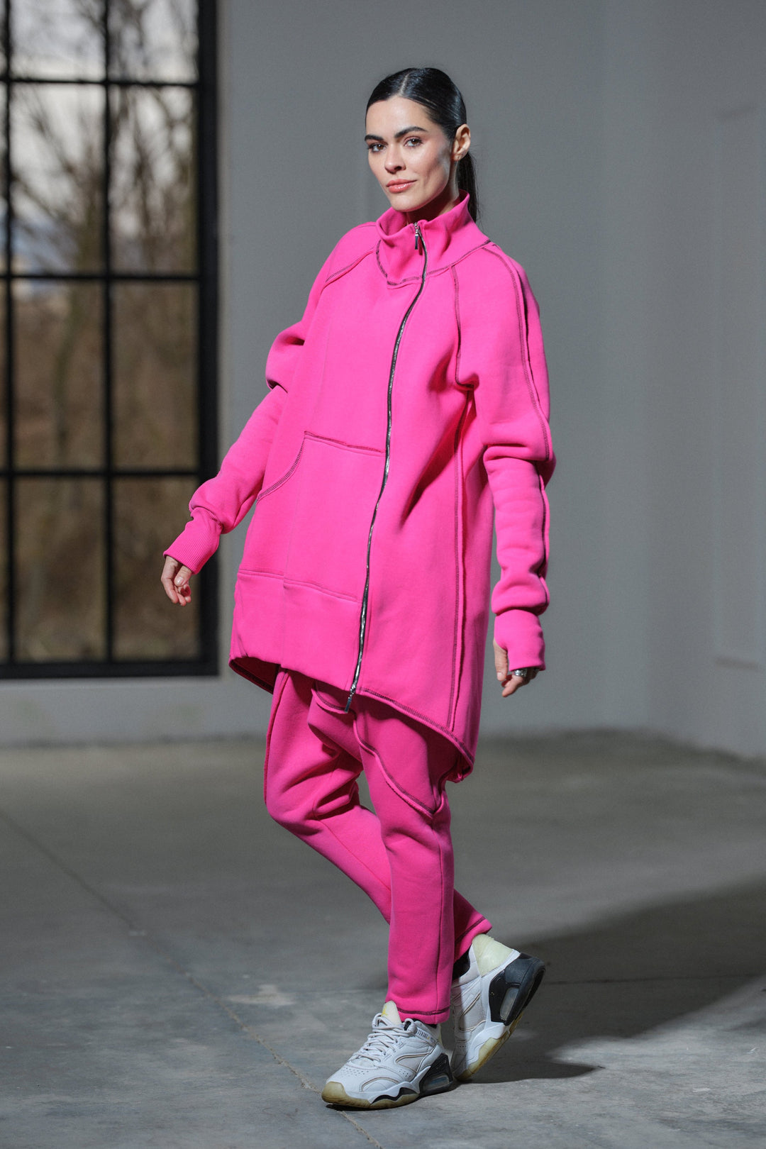 Asymmetrical cotton tracksuit set in fuchsia color