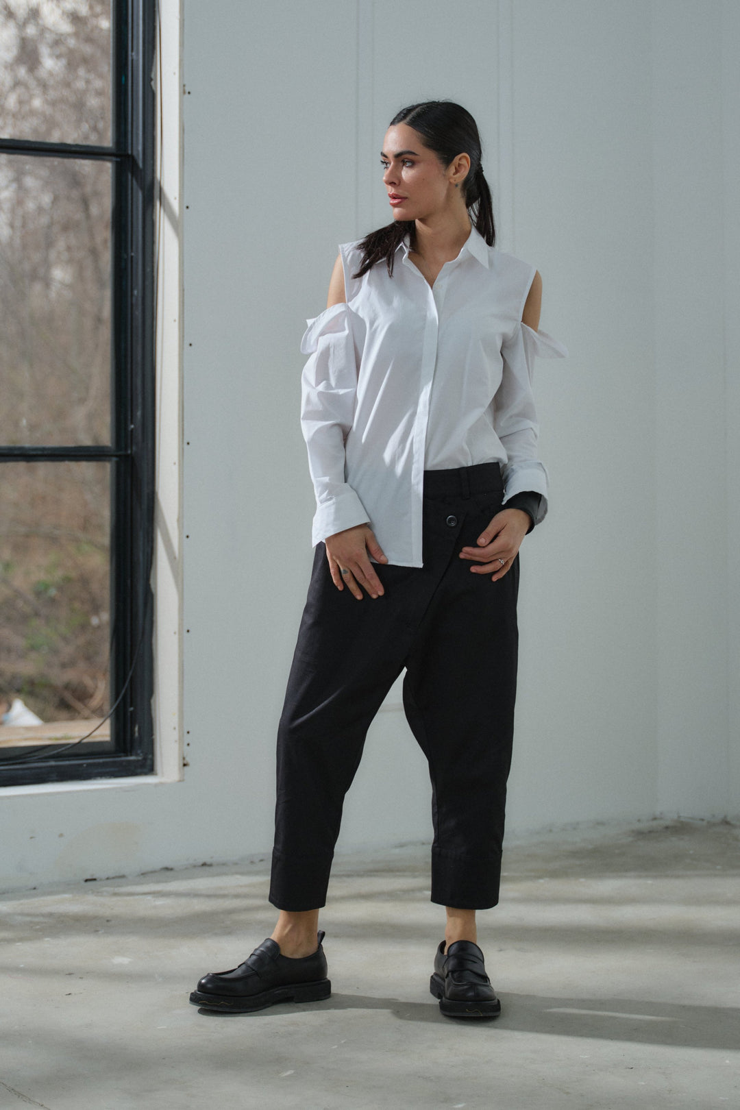 Black cotton cropped pants