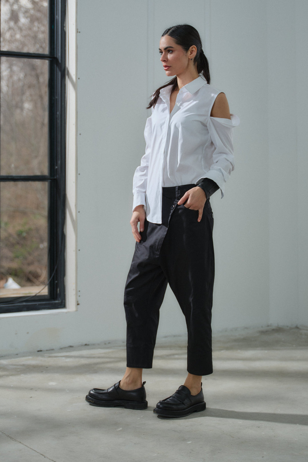 Black cotton cropped pants