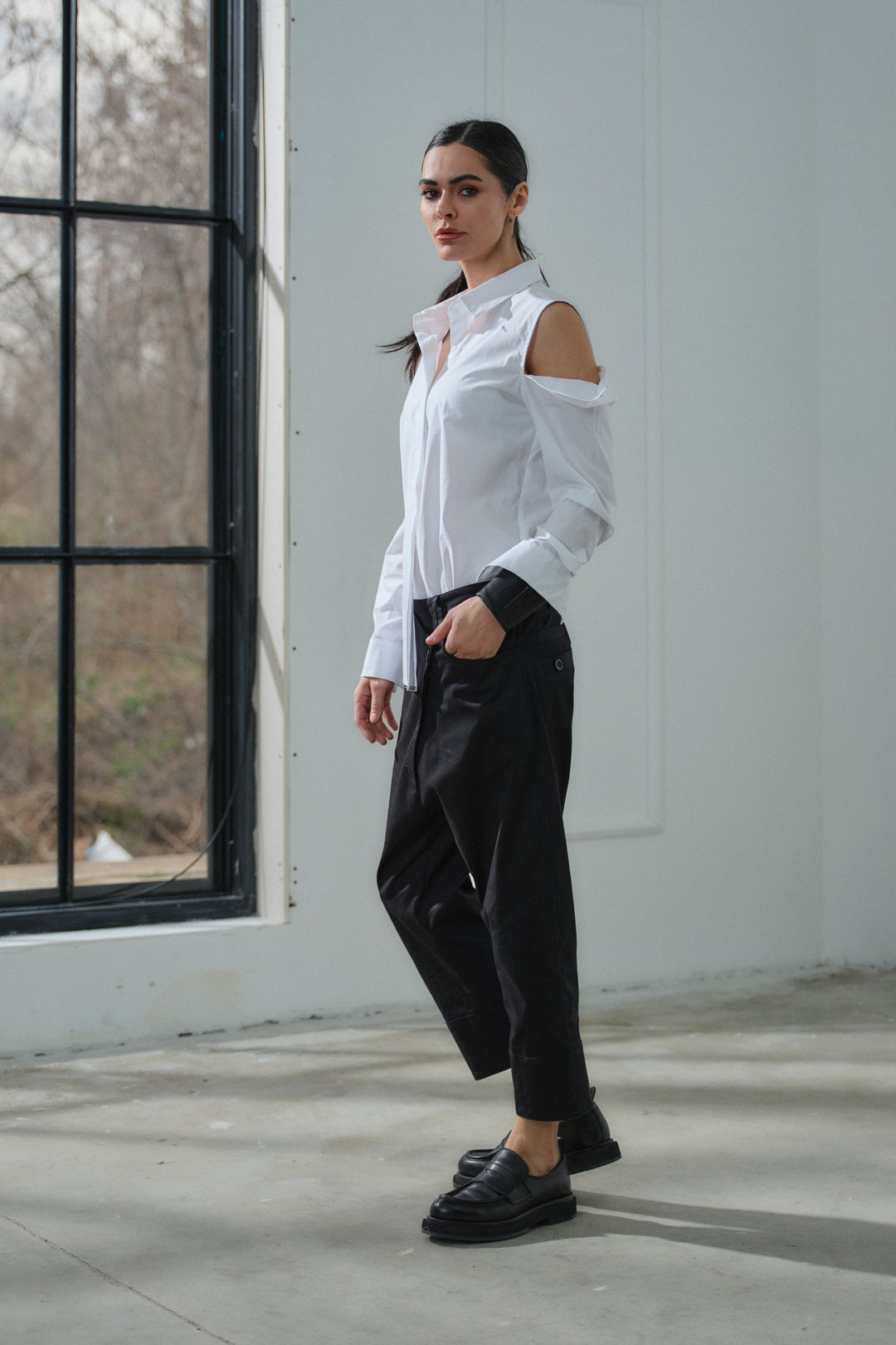 Black cotton cropped pants