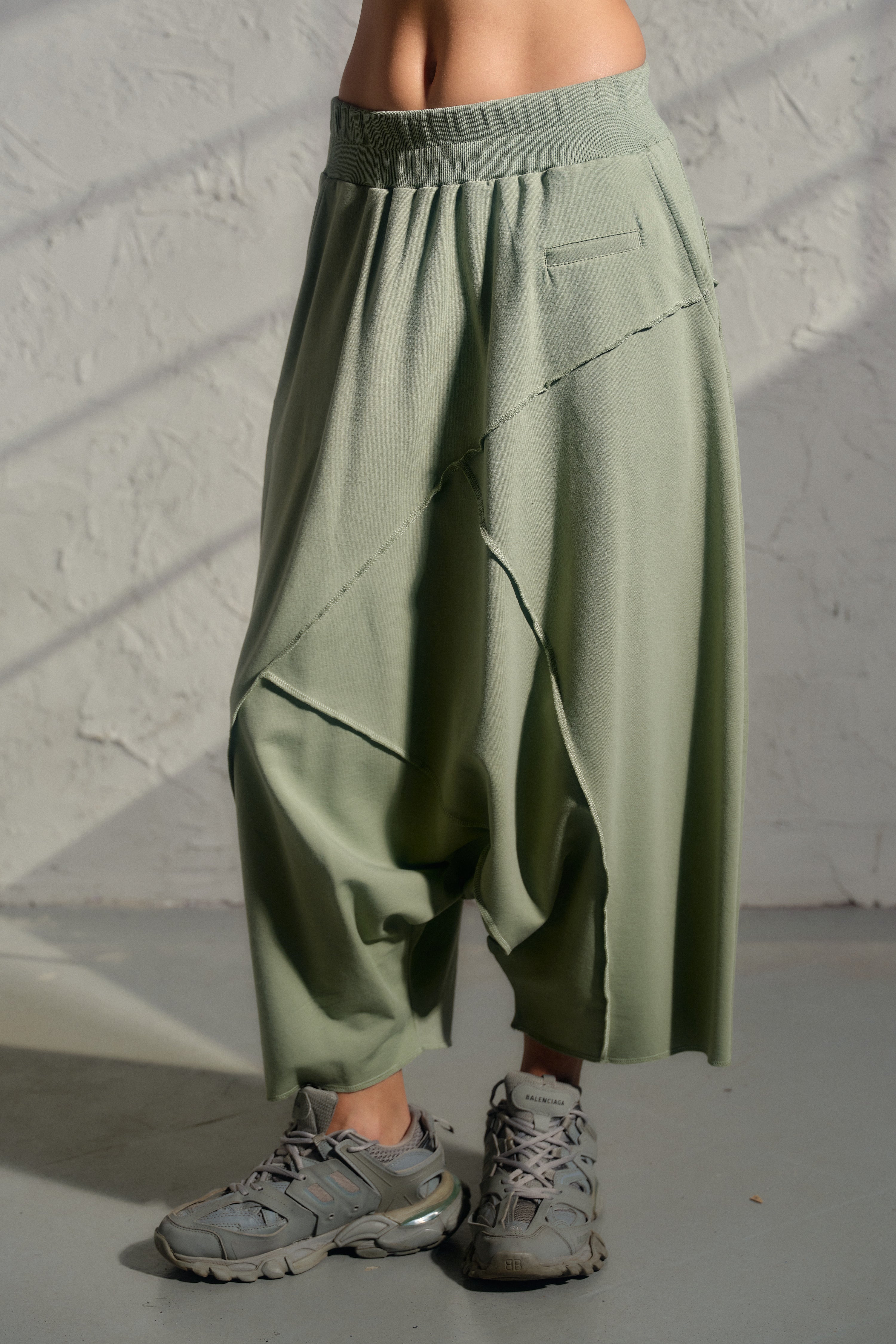 Avant garde baggy pants in Green Tea – FollowMeFs