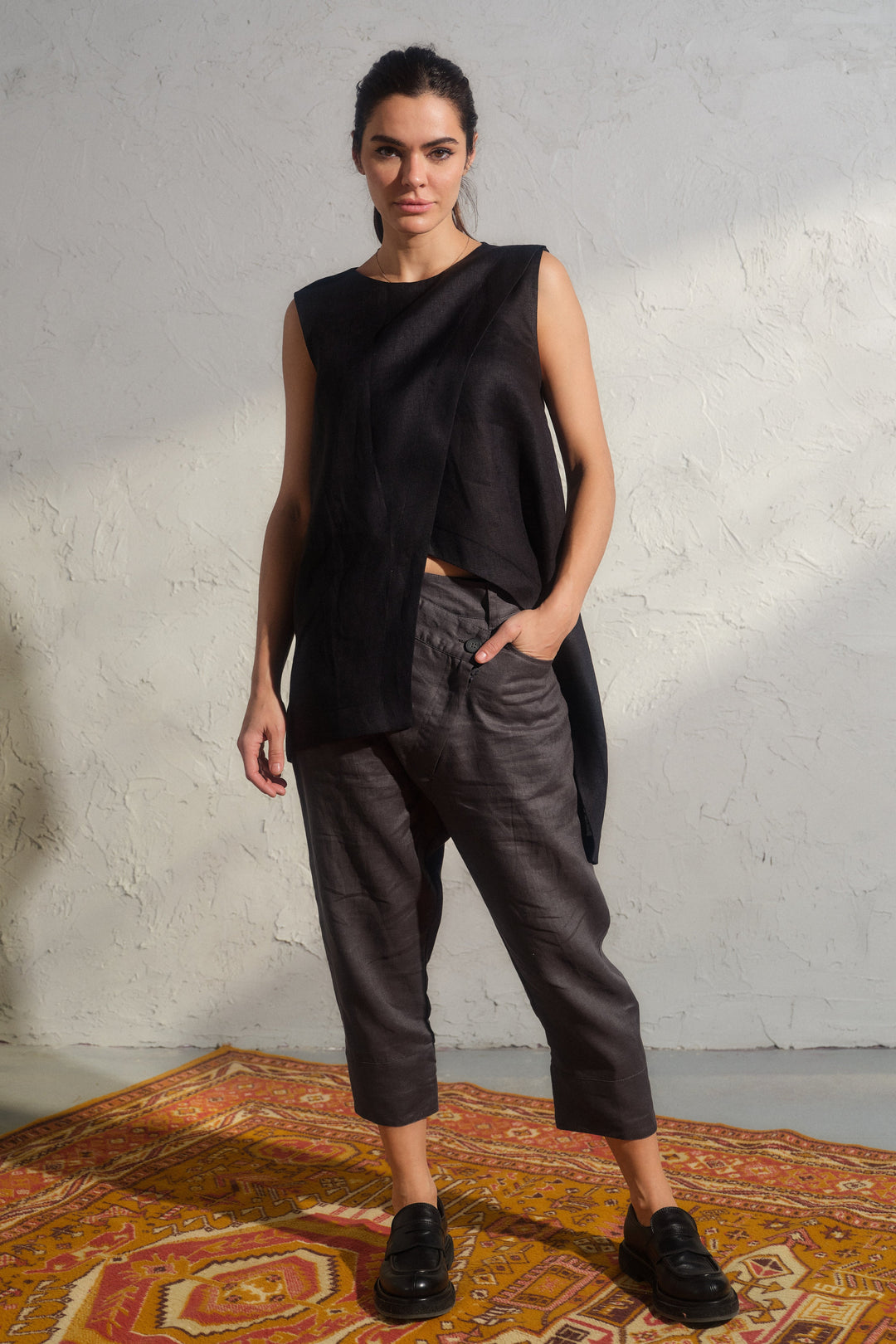 Summer linen baggy pants in Dark grey