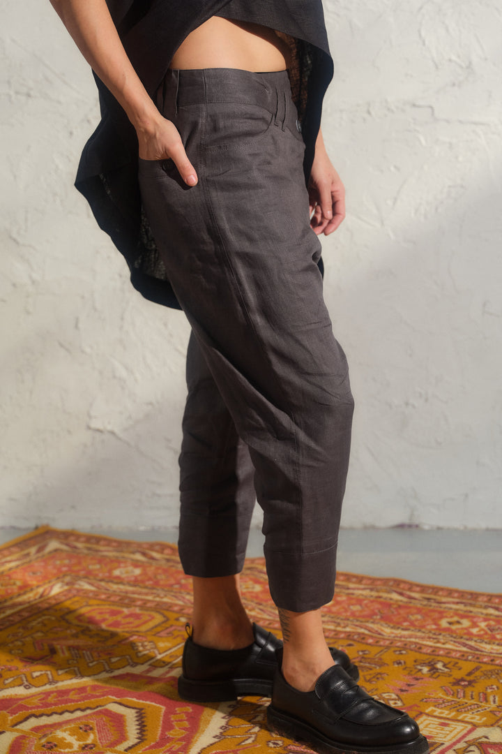 Summer linen baggy pants in Dark grey