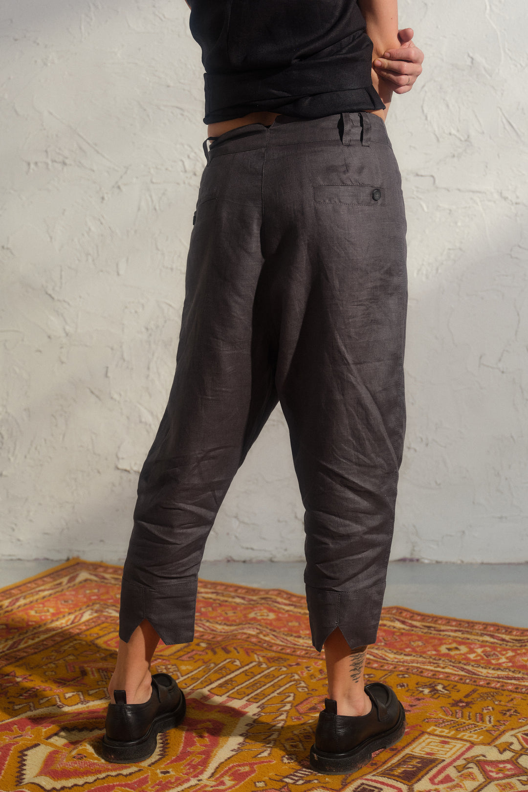 Summer linen baggy pants in Dark grey