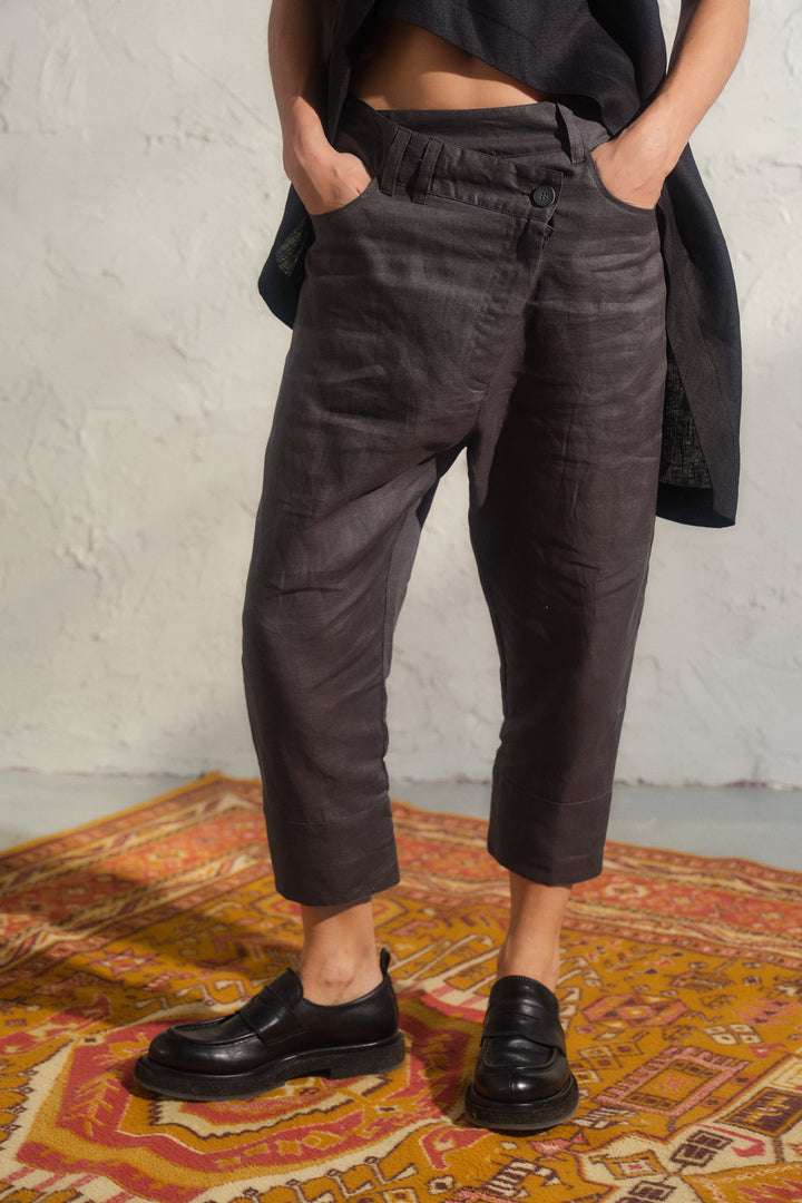 Summer linen baggy pants in Dark grey