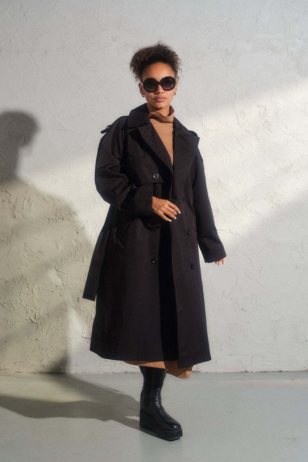 Double breasted trench coat in black