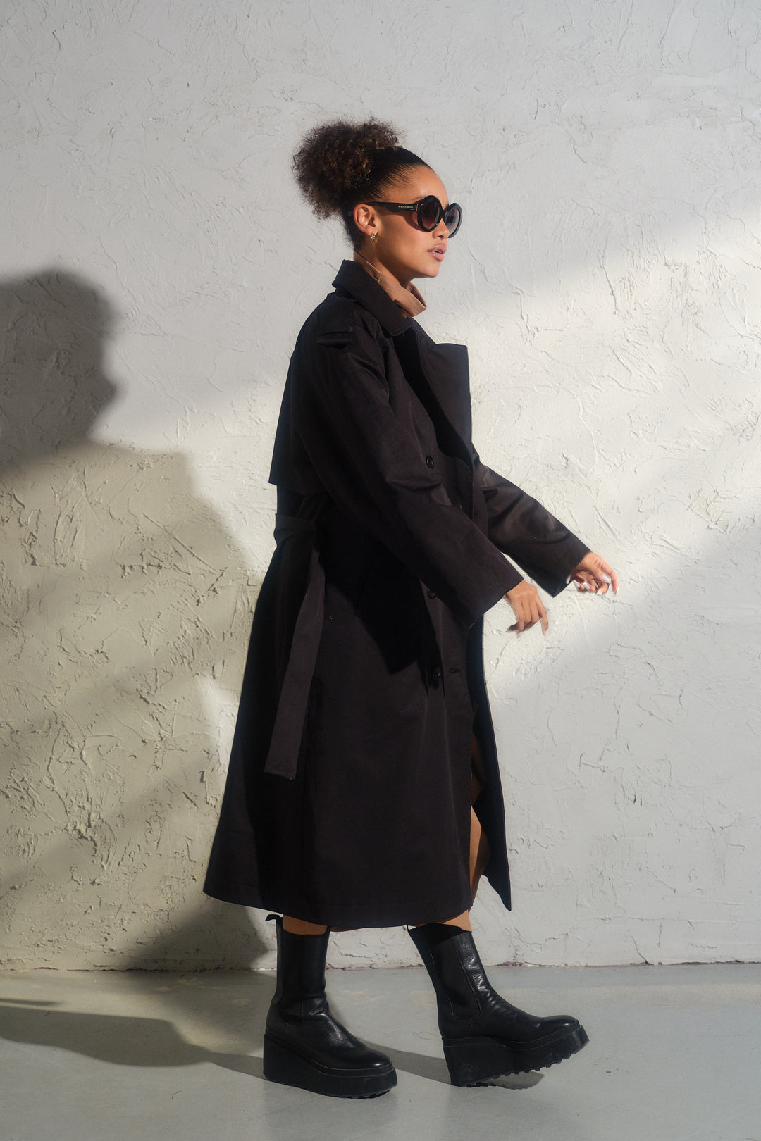 Double breasted trench coat in black