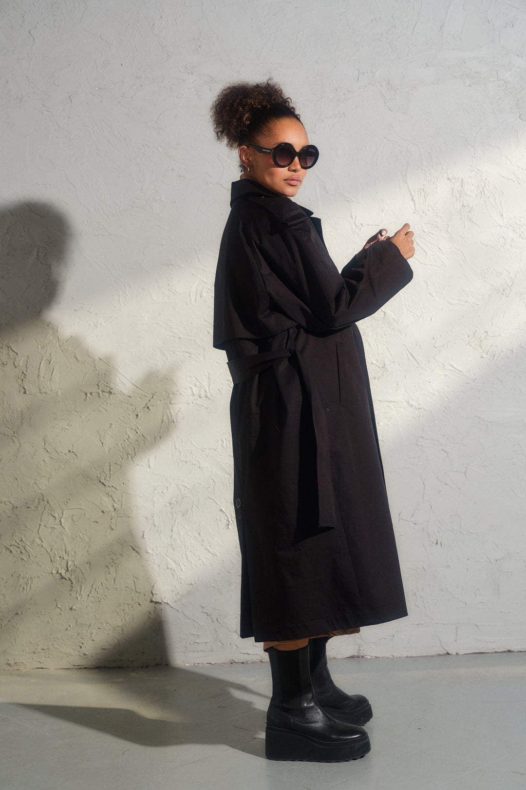 Double breasted trench coat in black