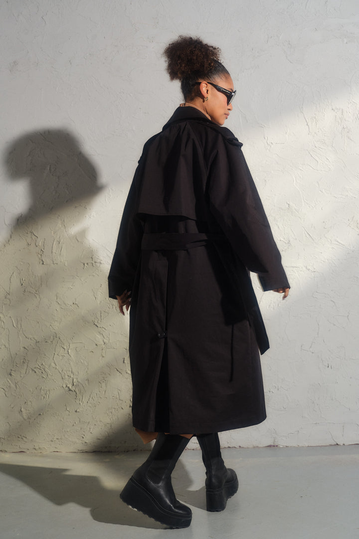 Double breasted trench coat in black