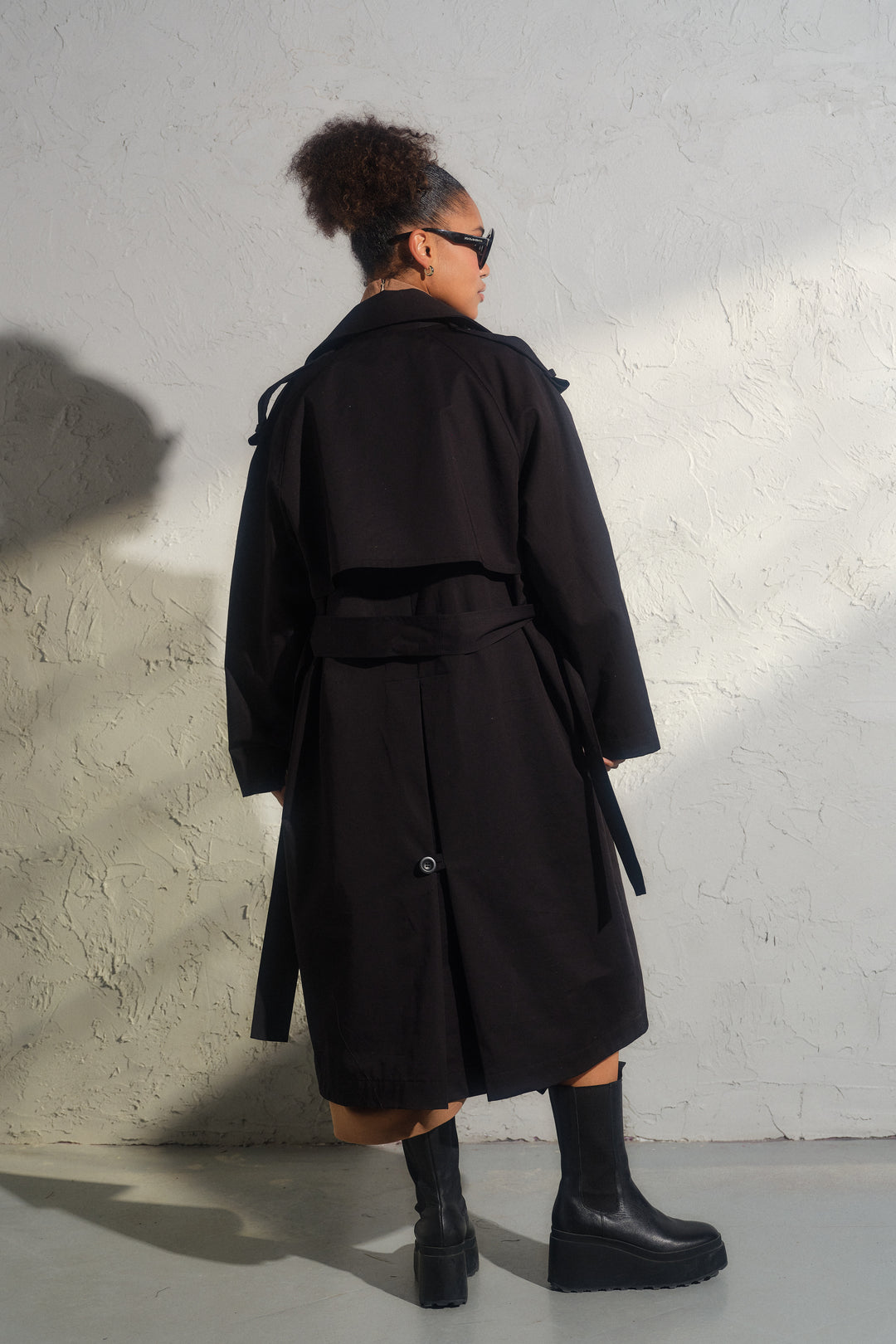 Double breasted trench coat in black