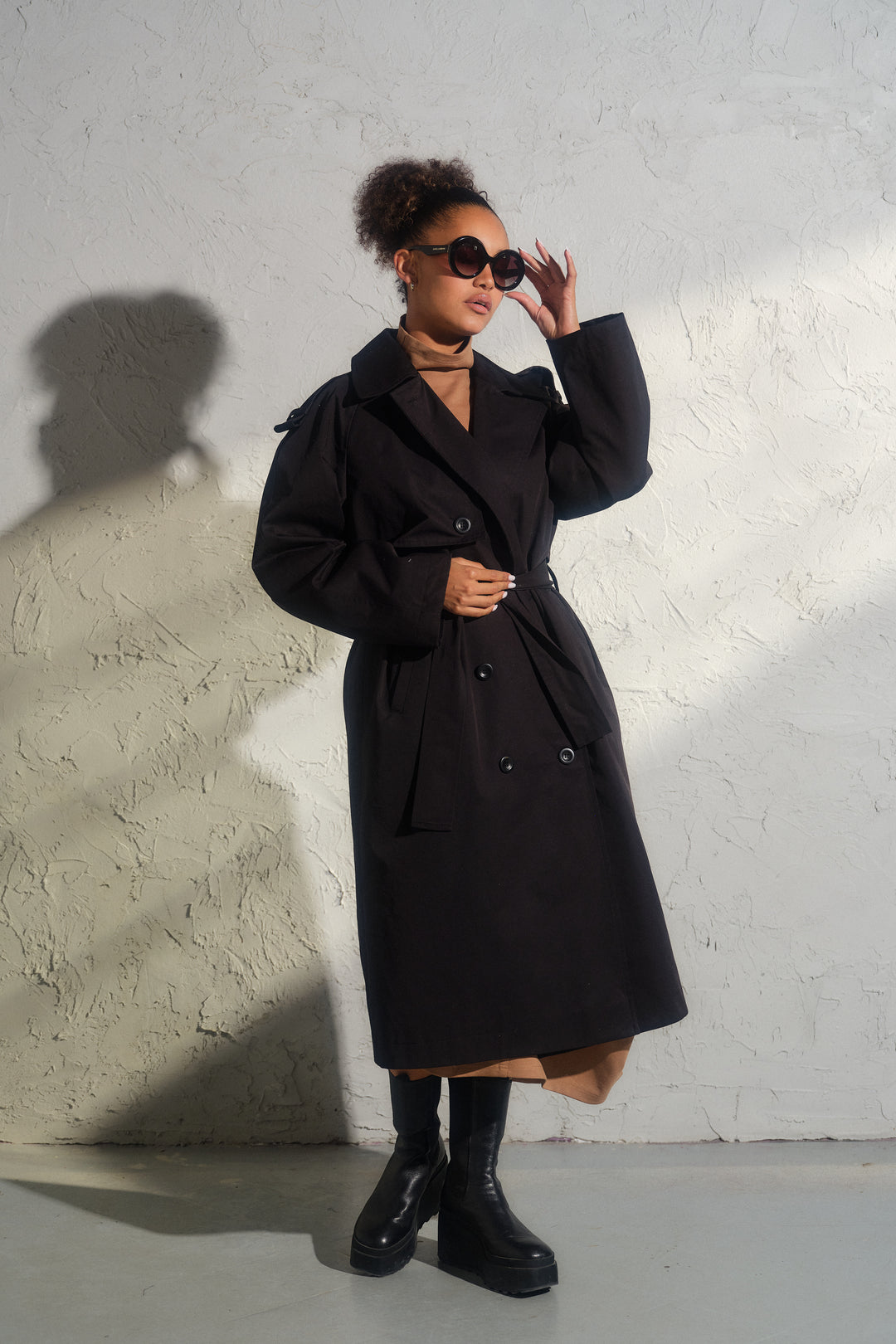 Double breasted trench coat in black