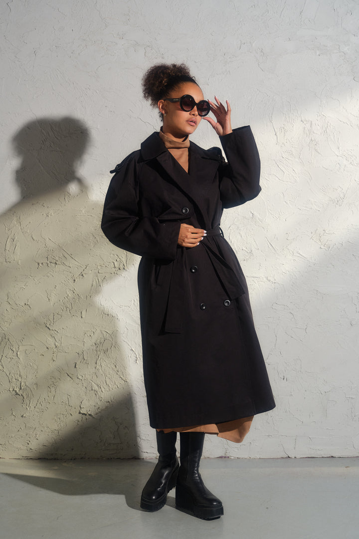 Double breasted trench coat in black