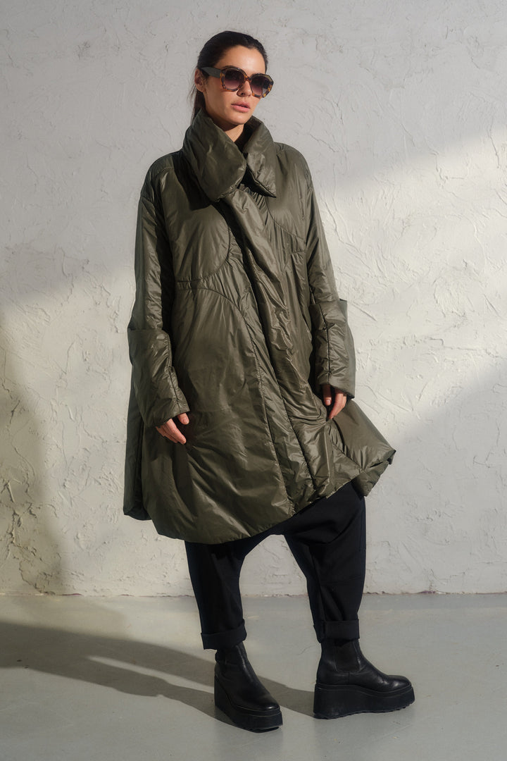 Avant Garde Women's Quilted Jacket in Khaki