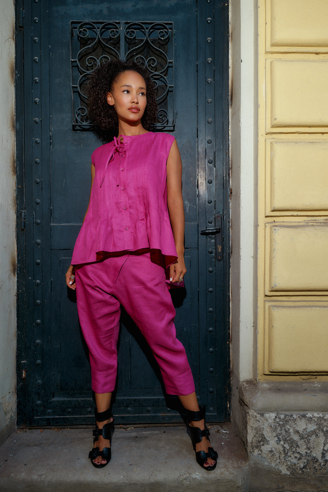Drop crotch linen trousers in Cyclamen