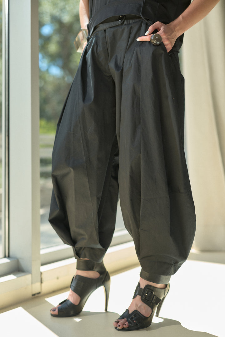Schwarze Baggy-Hose aus Baumwolle