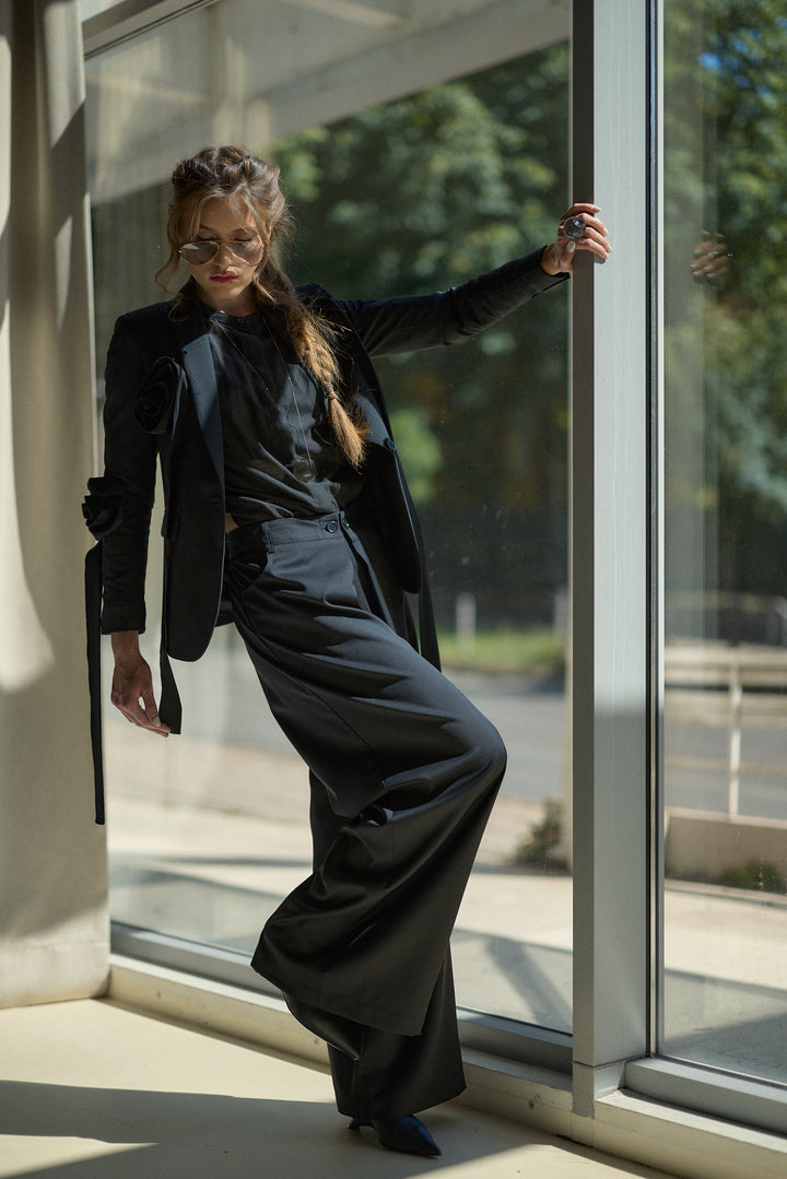 Cool Merino Wool Blazer with Sculptural Roses – Black & Grey