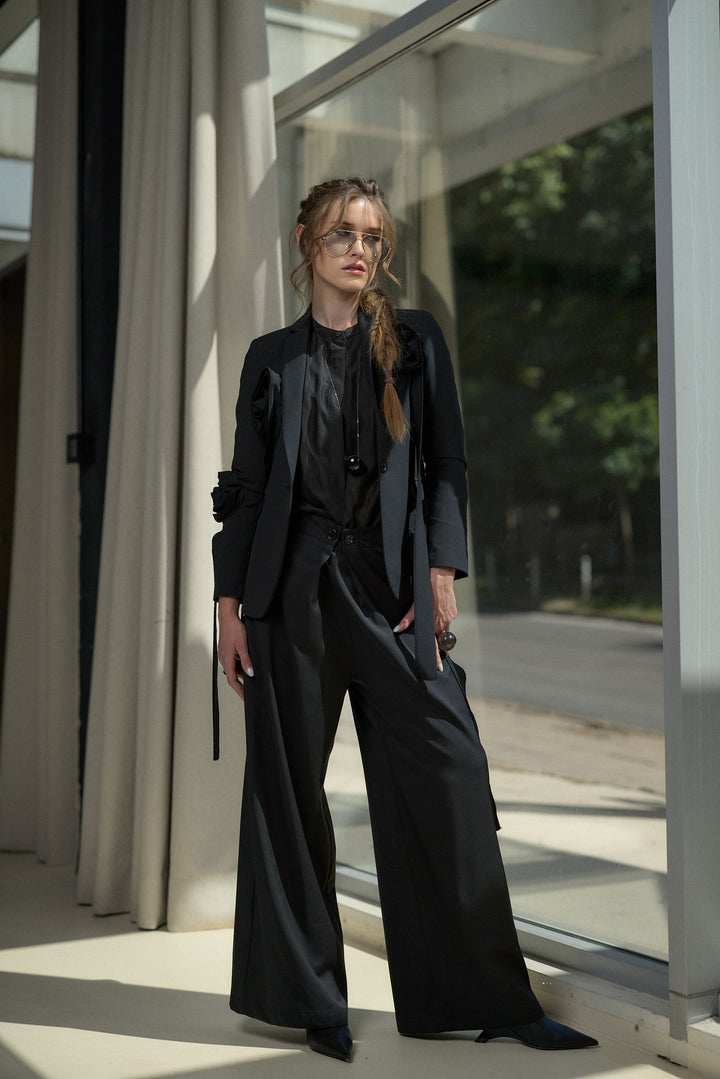 Cool Merino Wool Blazer with Sculptural Roses – Black & Grey