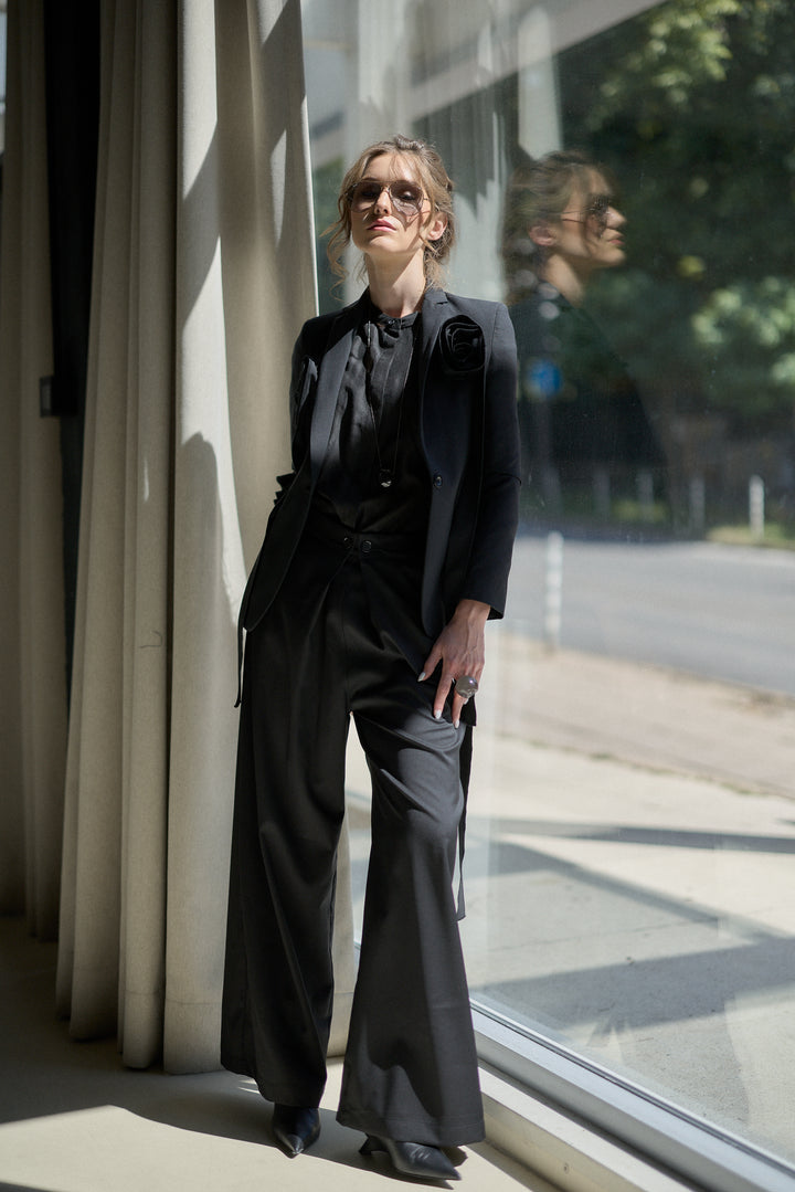 Cool Merino Wool Blazer with Sculptural Roses – Black & Grey