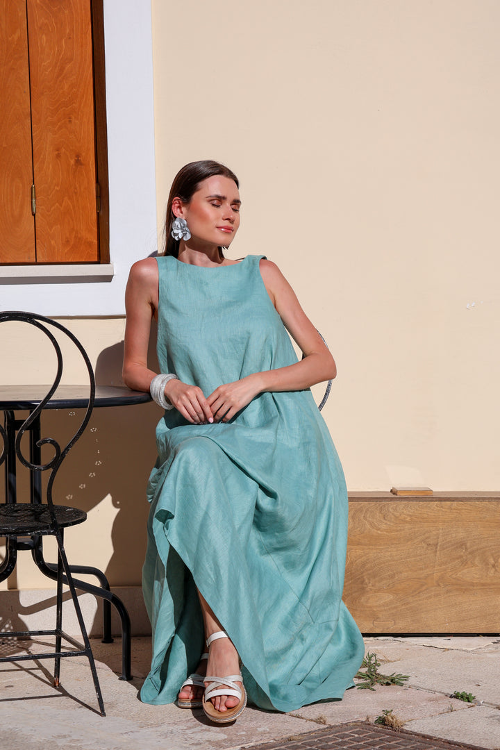 Atemberaubendes asymmetrisches Maxikleid aus Leinen