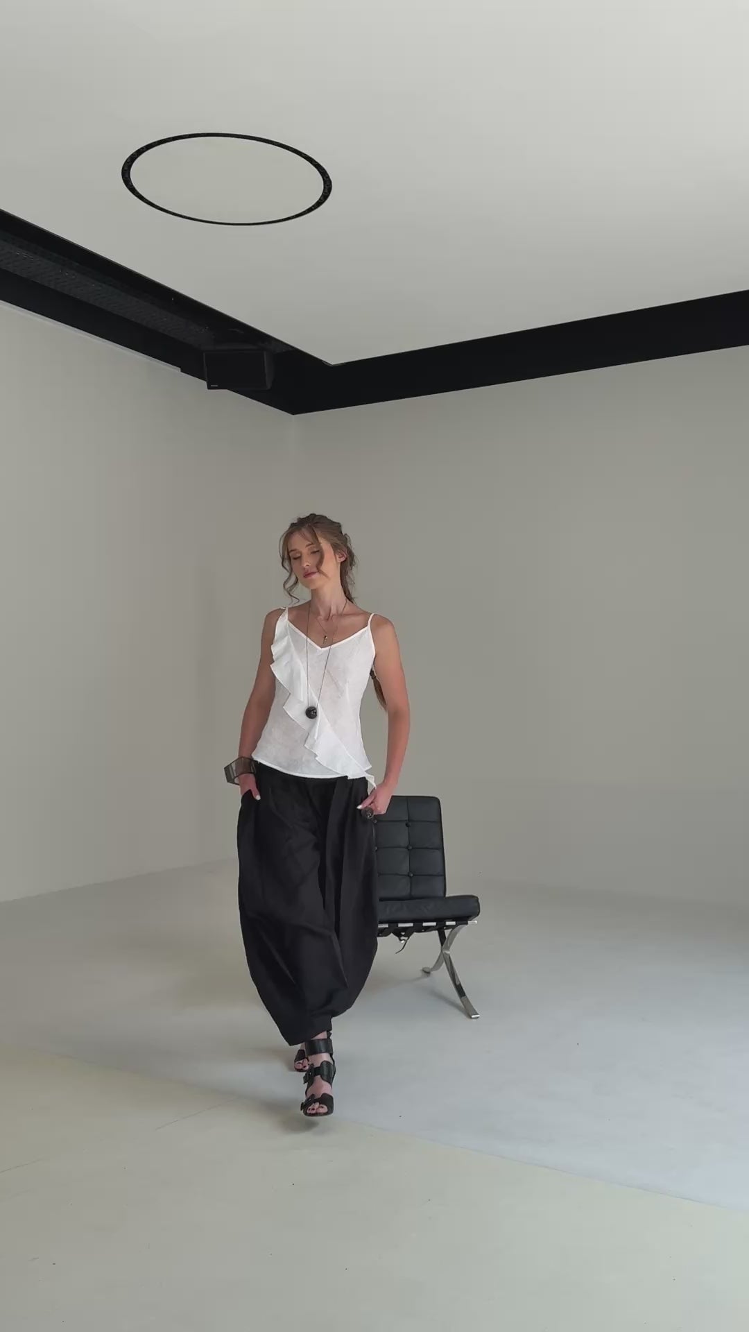 Pantaloni a botte in lino da donna