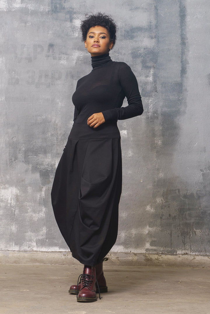 Black Knitted Fabric Mid Waist Skirt