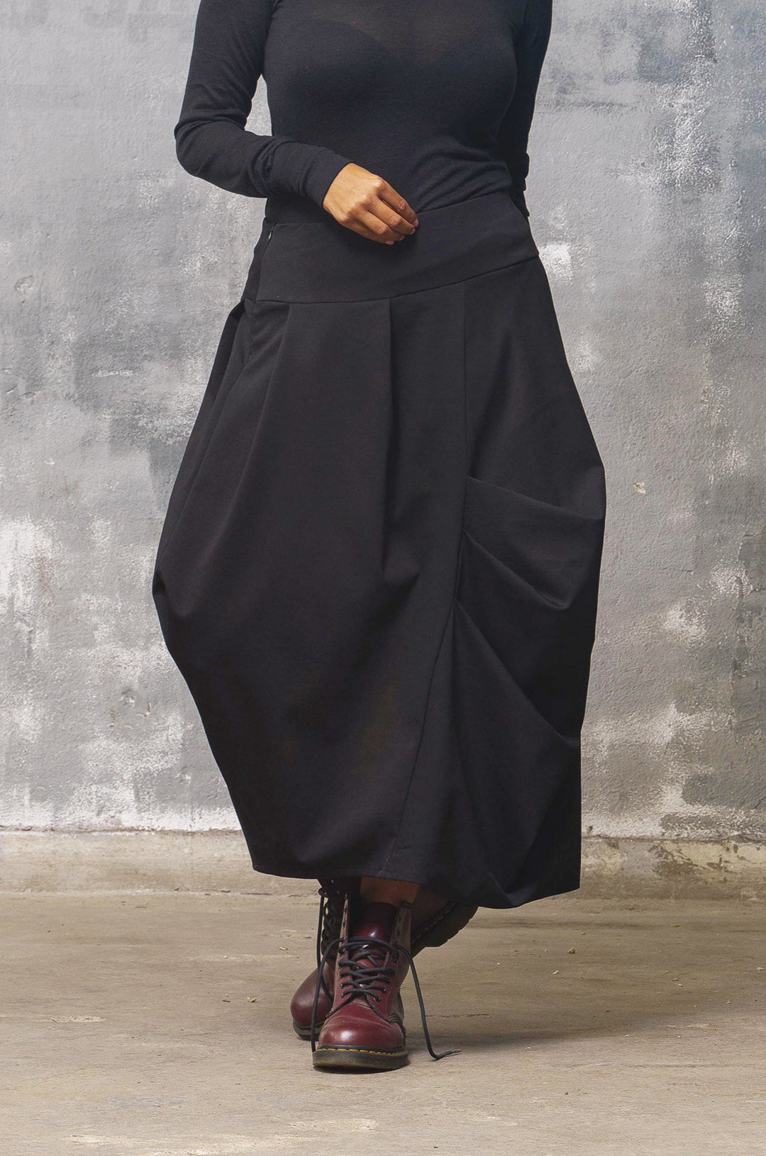 Black Knitted Fabric Mid Waist Skirt
