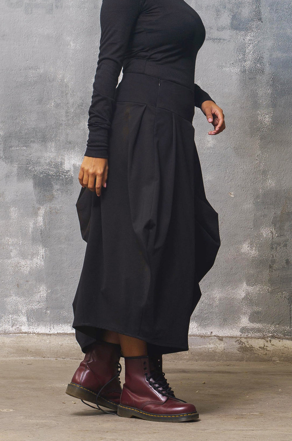 Black Knitted Fabric Mid Waist Skirt