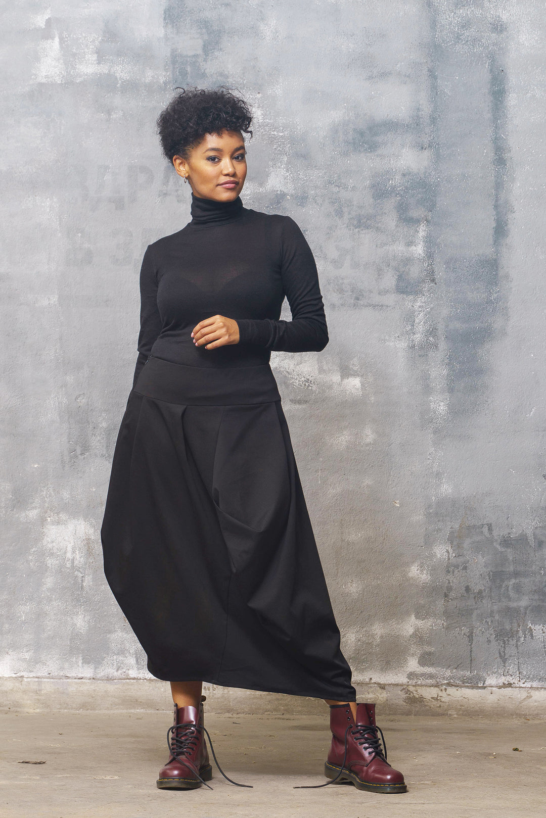 Black Knitted Fabric Mid Waist Skirt