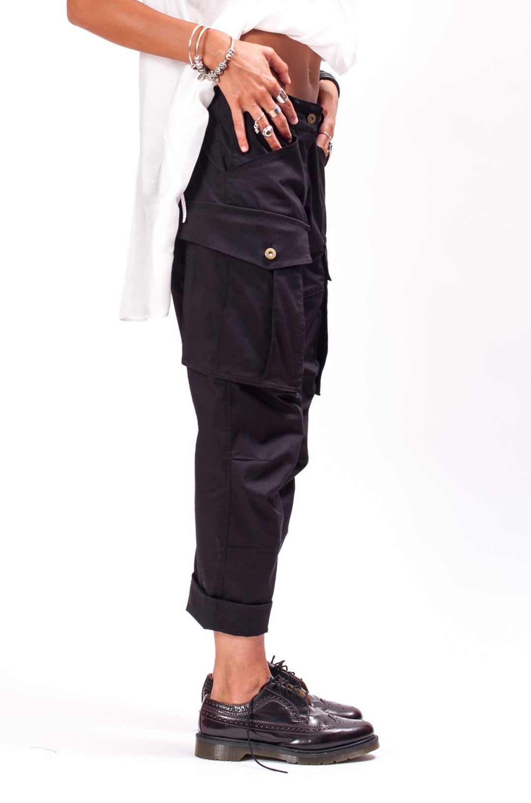 Casual Low Waisted Black Cargo Pants